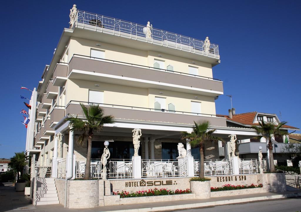 Gfh - Hotel Sole Resort & Spa Marotta Buitenkant foto